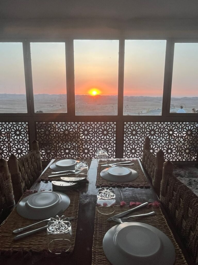 De Marrakech à Agafay : coucher de soleil, quad, chameau, dîner et spectacle de feu