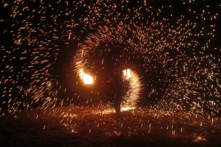 De Marrakech à Agafay : coucher de soleil, quad, chameau, dîner et spectacle de feu